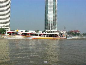 チャオプラヤ川 リバークルーズの船