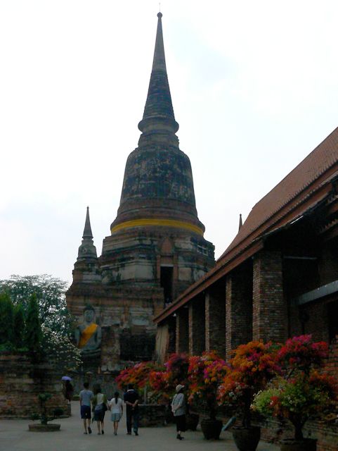 ワット・ヤイチャイモンコンの仏塔